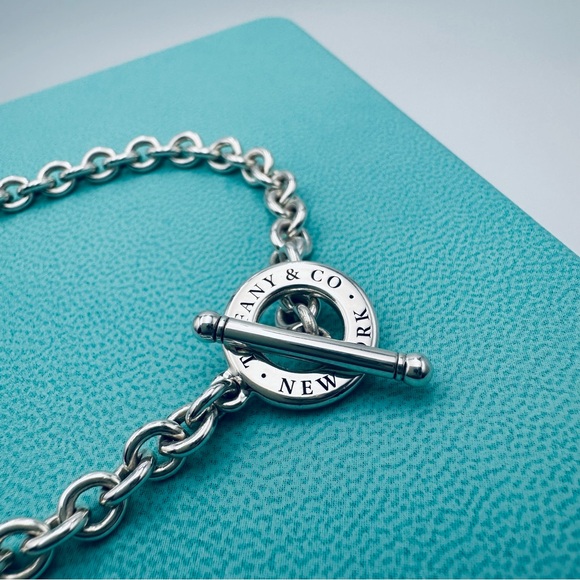 Tiffany & Co. Full Heart Toggle Bracelet in Silver 7.5” with Presentation Box - Picture 8 of 14